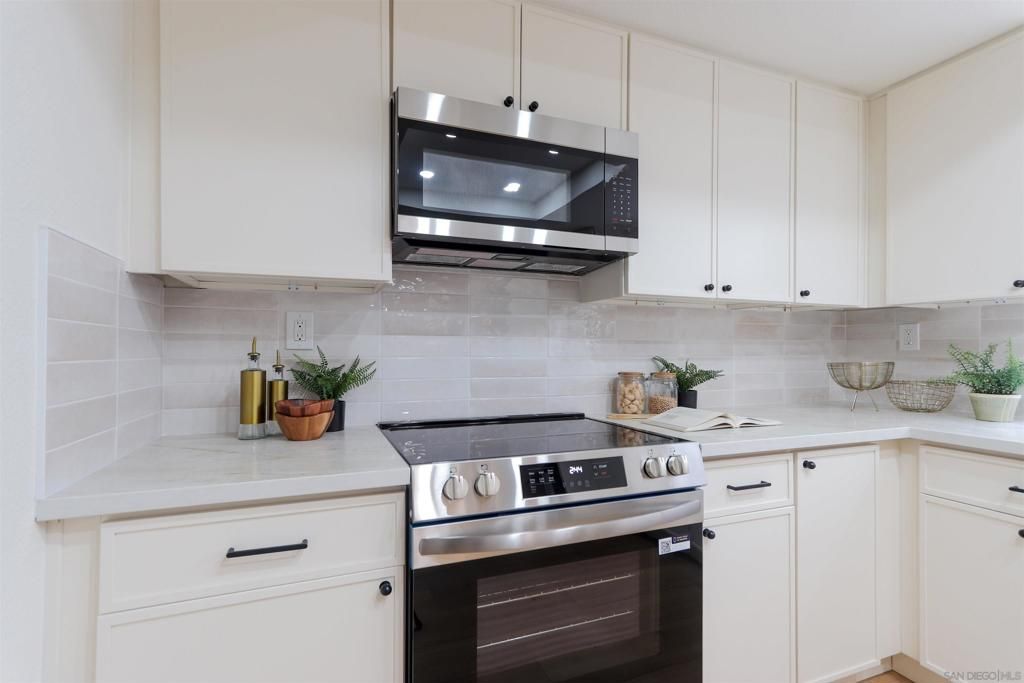 Image 15 of property listing at 10 Morena 8, Irvine, CA 92612