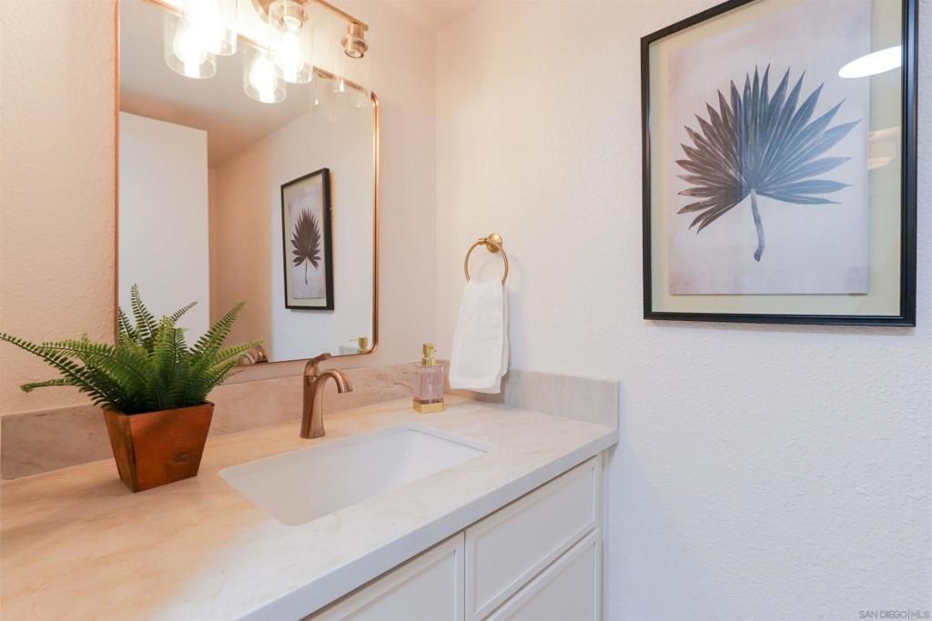 Image 17 of property listing at 10 Morena 8, Irvine, CA 92612