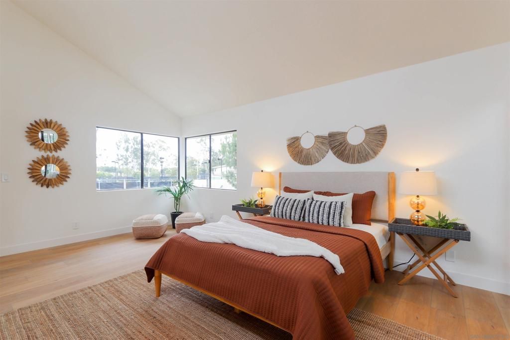 Image 23 of property listing at 10 Morena 8, Irvine, CA 92612