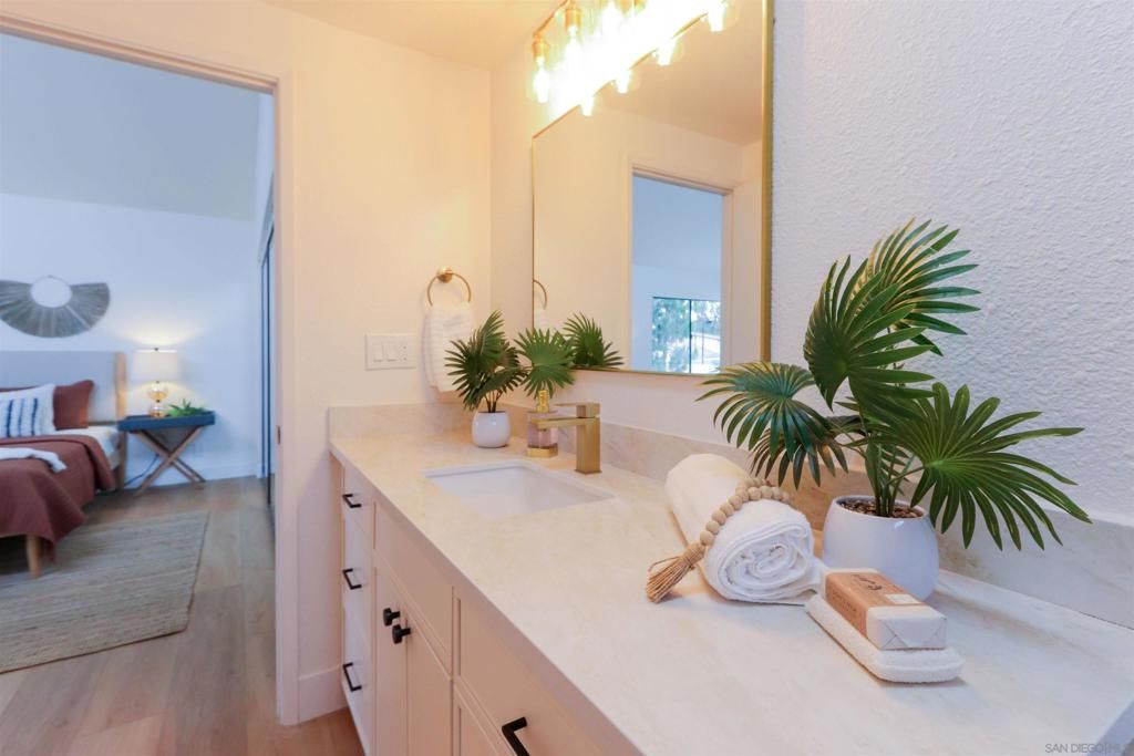 Image 26 of property listing at 10 Morena 8, Irvine, CA 92612