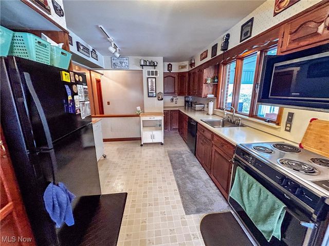 872 Yankee Run Road, Masury, OH 44438