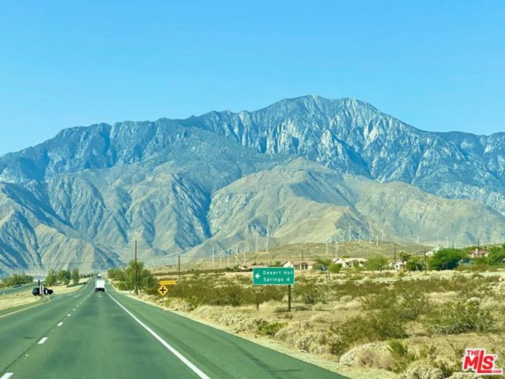 24 Carol Dr, Desert Hot Springs, CA 92240
