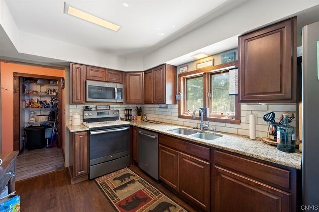 6576 State Route 31, Cicero, NY 13039