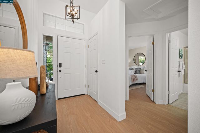 1731 Indian Wells Way, Clayton, CA 94517