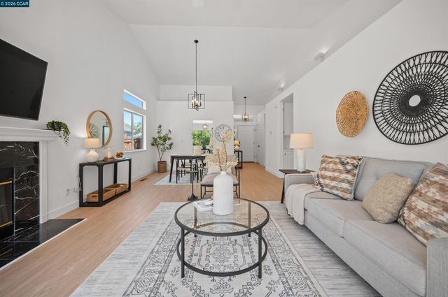 1731 Indian Wells Way, Clayton, CA 94517