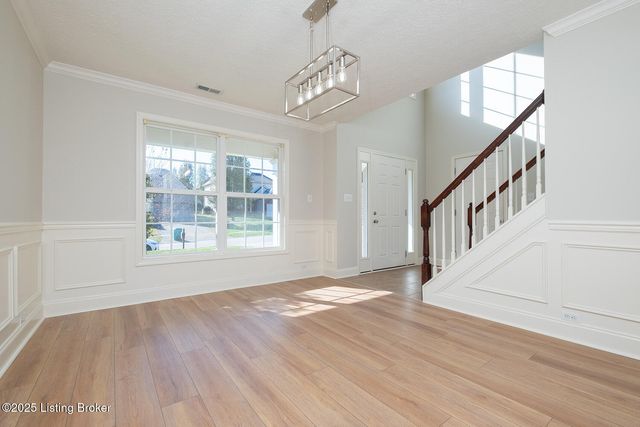 8815 Eli Dr, Louisville, KY 40291