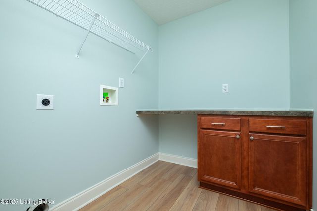 8815 Eli Dr, Louisville, KY 40291