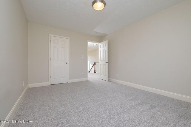 8815 Eli Dr, Louisville, KY 40291