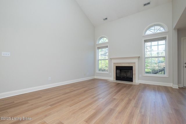 8815 Eli Dr, Louisville, KY 40291