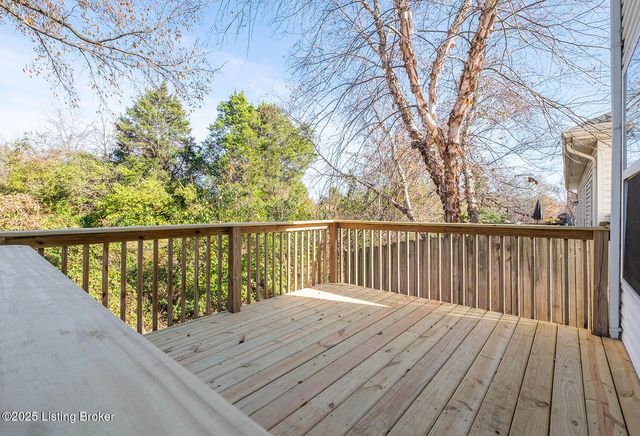 8815 Eli Dr, Louisville, KY 40291