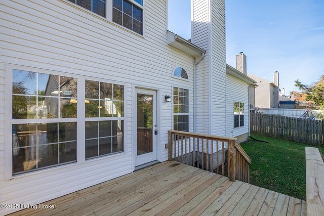 8815 Eli Dr, Louisville, KY 40291