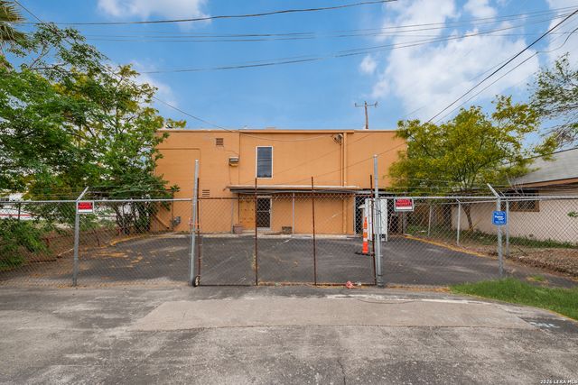 4810 San Pedro, San Antonio, TX 78212