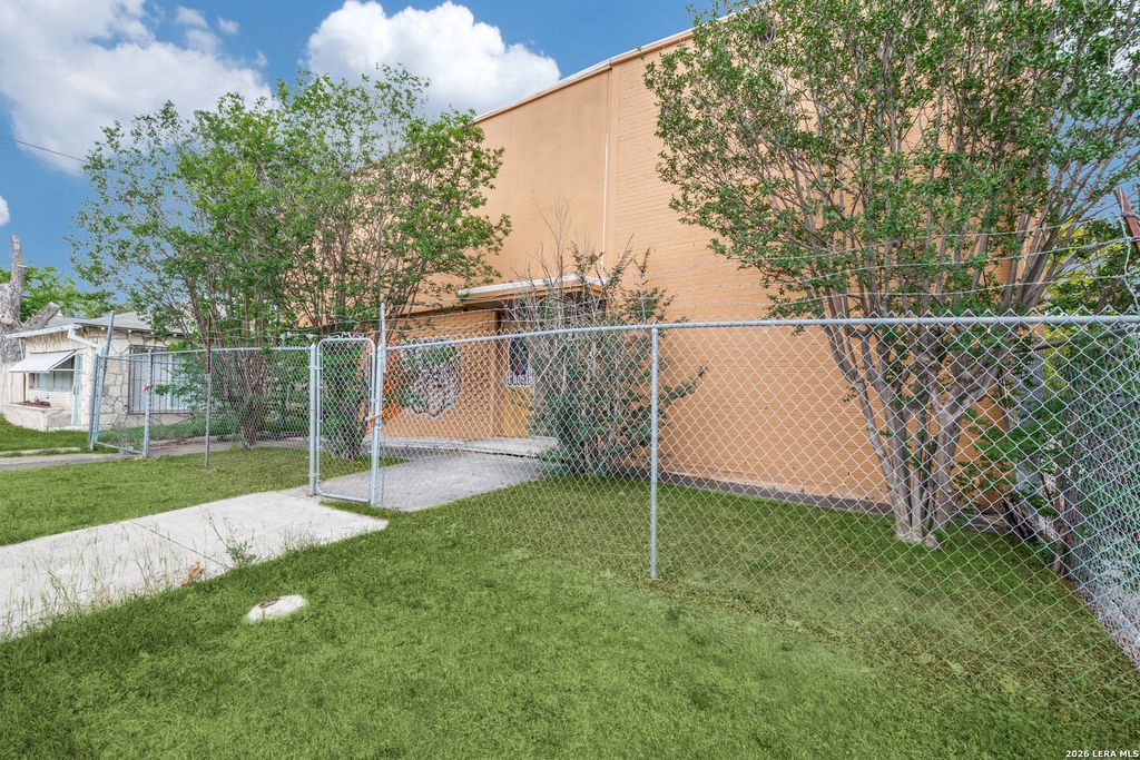 4810 San Pedro, San Antonio, TX 78212