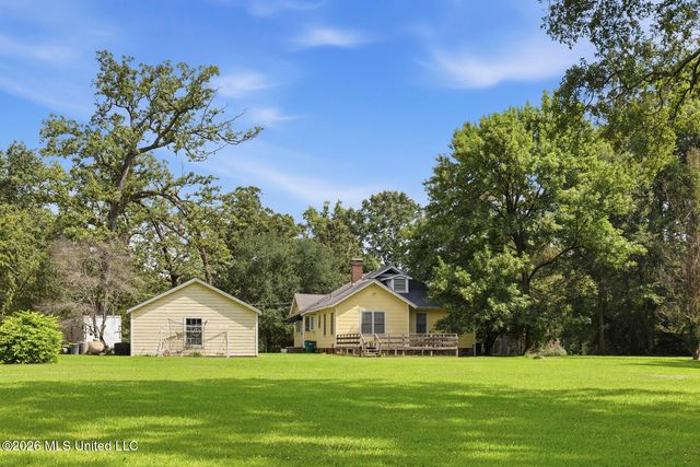 3521 Mcfarland Road, Raymond, MS 39154