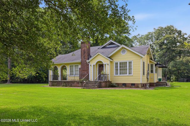 3521 Mcfarland Road, Raymond, MS 39154