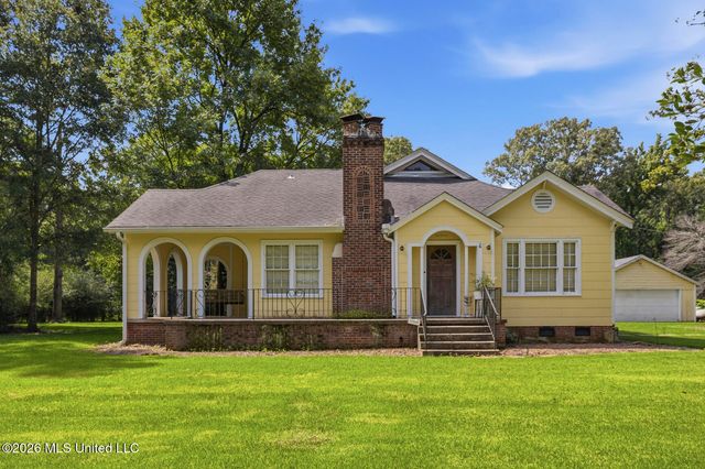 3521 Mcfarland Road, Raymond, MS 39154