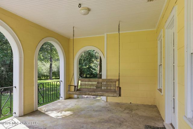 3521 Mcfarland Road, Raymond, MS 39154