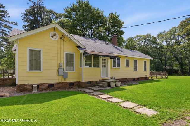 3521 Mcfarland Road, Raymond, MS 39154