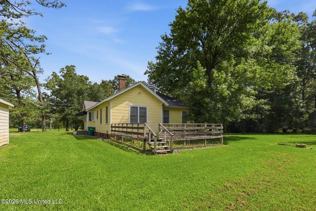 3521 Mcfarland Road, Raymond, MS 39154