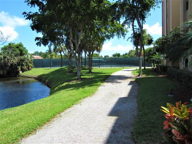 450 Egret Circle 9210, Delray Beach, FL 33444