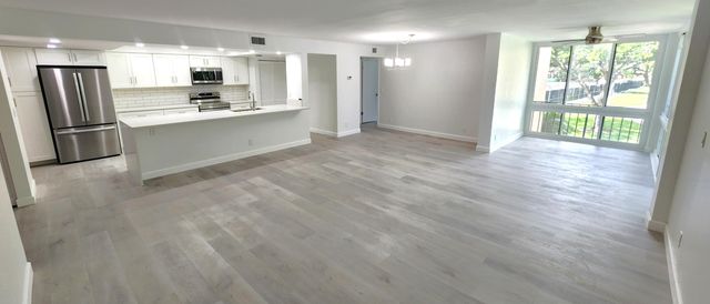 450 Egret Circle 9210, Delray Beach, FL 33444