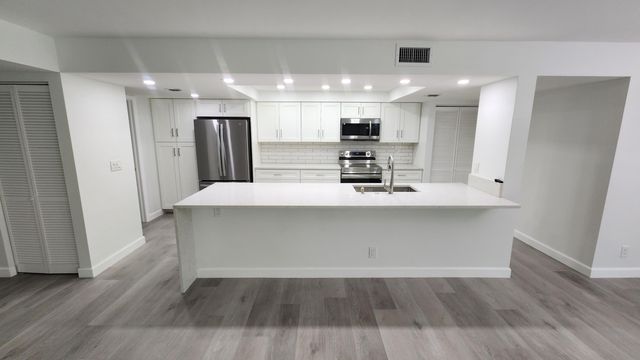 450 Egret Circle 9210, Delray Beach, FL 33444