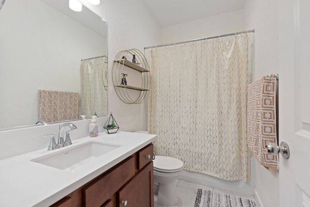 17738 Griswold Ct, Lathrop, CA 95330