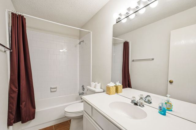 702 Lake Bridge Drive, Lake Dallas, TX 75065
