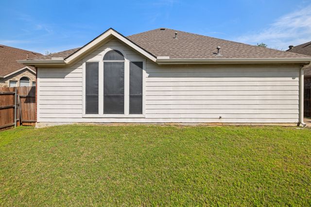 702 Lake Bridge Drive, Lake Dallas, TX 75065