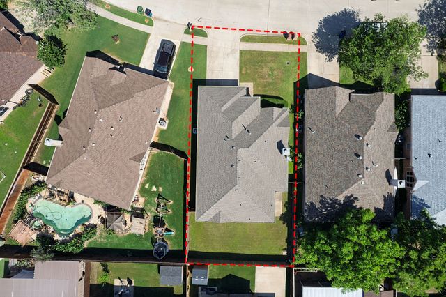 702 Lake Bridge Drive, Lake Dallas, TX 75065