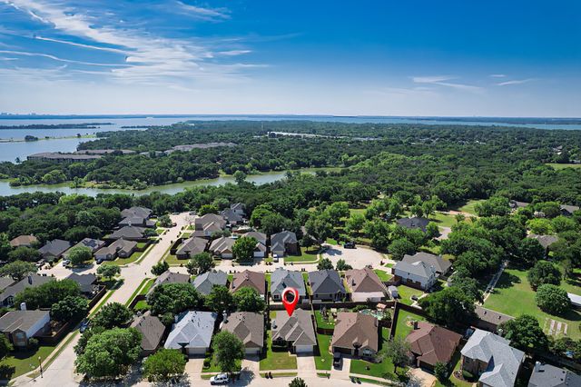 702 Lake Bridge Drive, Lake Dallas, TX 75065