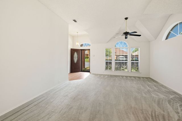 702 Lake Bridge Drive, Lake Dallas, TX 75065