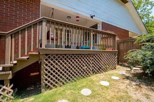 38 Woodlore Cir, Little Rock, AR 72211