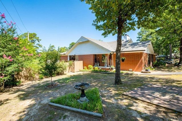 38 Woodlore Cir, Little Rock, AR 72211