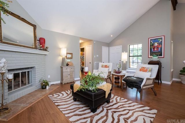 38 Woodlore Cir, Little Rock, AR 72211