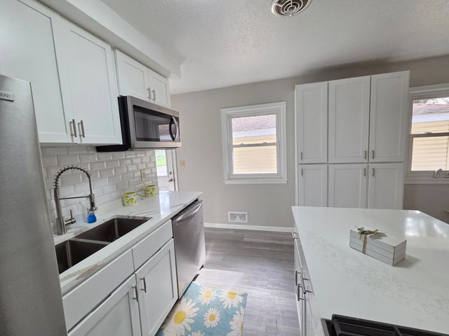 5201 W 84th Street, Bloomington, MN 55437