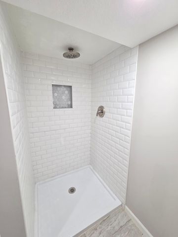 5201 W 84th Street, Bloomington, MN 55437
