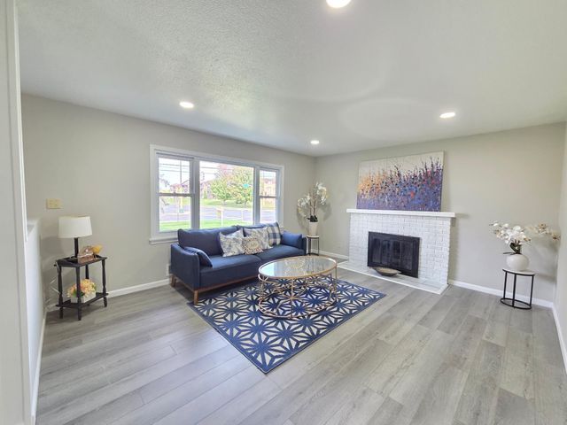 5201 W 84th Street, Bloomington, MN 55437