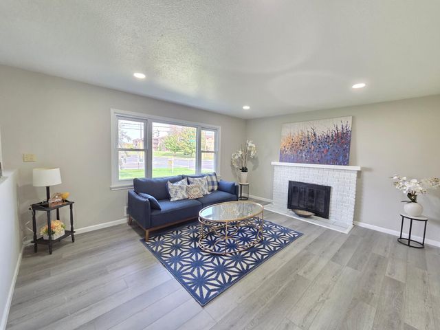 5201 W 84th Street, Bloomington, MN 55437