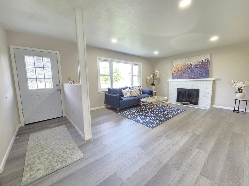 5201 W 84th Street, Bloomington, MN 55437 — photo 3