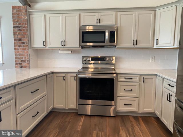 4361 SUNNYSIDE DR, Doylestown, PA 18902
