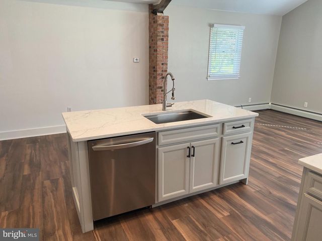 4361 SUNNYSIDE DR, Doylestown, PA 18902