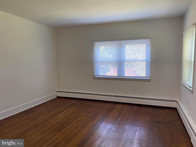 4361 SUNNYSIDE DR, Doylestown, PA 18902