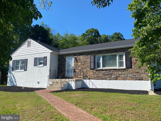 4361 SUNNYSIDE DR, Doylestown, PA 18902