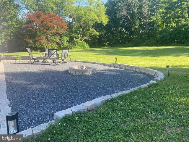 4361 SUNNYSIDE DR, Doylestown, PA 18902