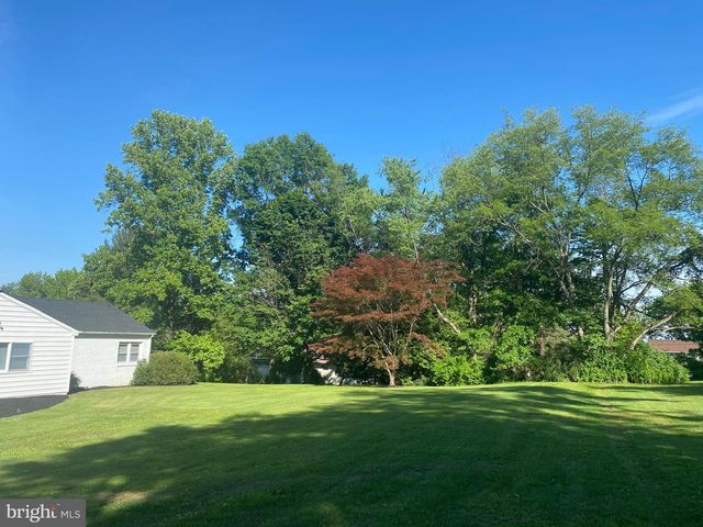 4361 SUNNYSIDE DR, Doylestown, PA 18902
