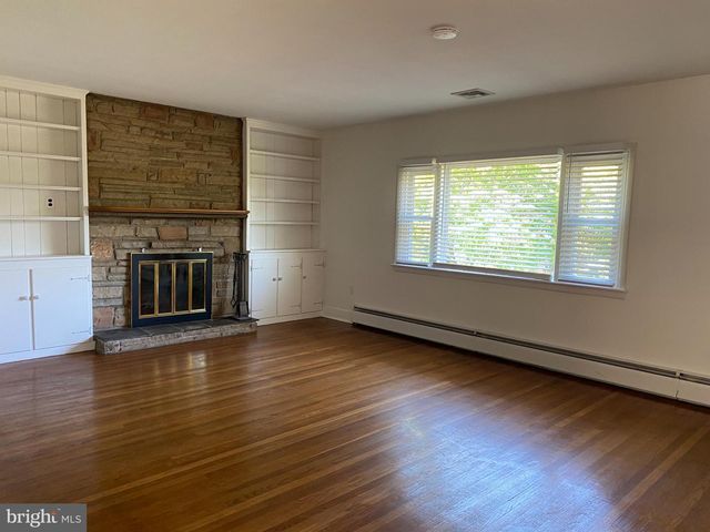 4361 SUNNYSIDE DR, Doylestown, PA 18902