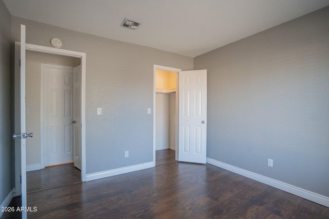 5141 W WOOD Drive, Glendale, AZ 85304