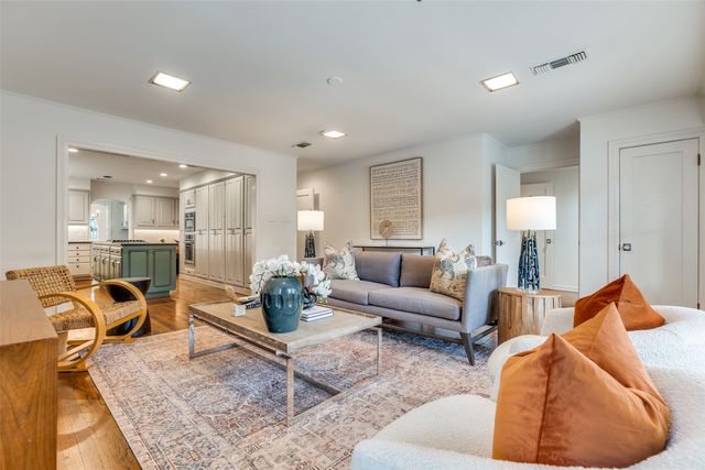 4073 Amherst Avenue, University Park, TX 75225