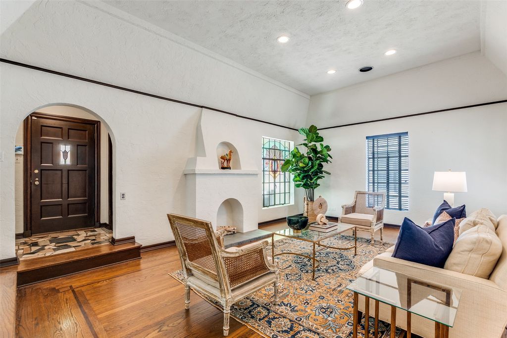 4073 Amherst Avenue, University Park, TX 75225